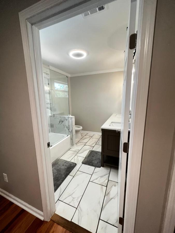 Atlanta Unit 2 Room 1 - Quiet Private Bedroom Private Bathroom Esterno foto